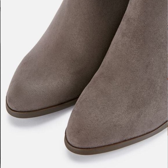 NWT JustFab Gray Booties Size 9 - Picture 4 of 5